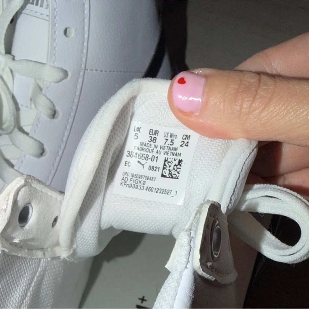 Puma Women's White and Black Platform Sneakers Never worn brand new! - Picture 3 of 4